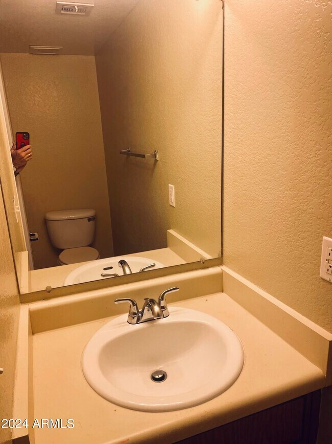 Foto del edificio - 2846 E Kathleen Rd