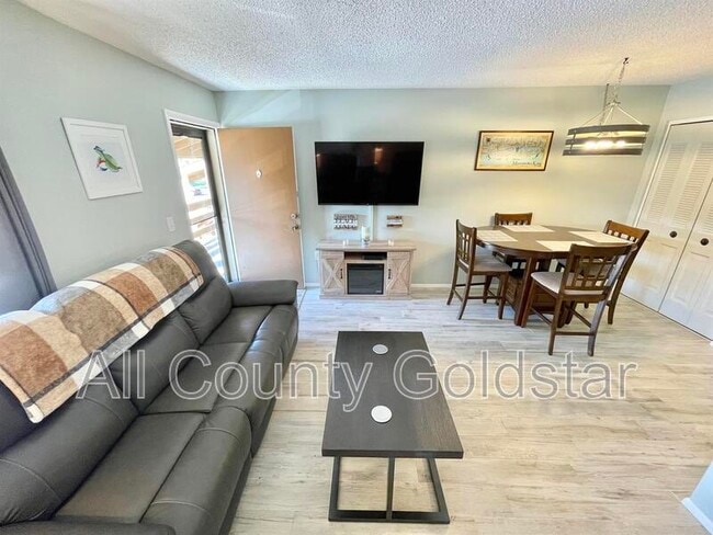 Building Photo - 25 Quails Run Blvd