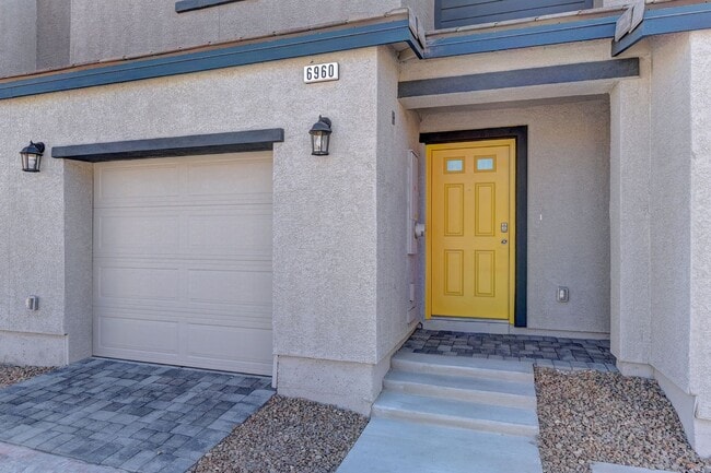 Building Photo - Brand new 3 bedroom Town House by DR Horton Home in Skye Hills Masterplan community