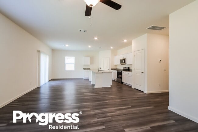 Building Photo - 13415 Hillside Dr
