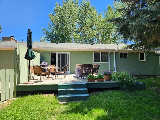 Foto del edificio - 2479 Holiday Ranch Loop Rd