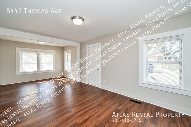 Foto del edificio - 8442 Thomas Ave