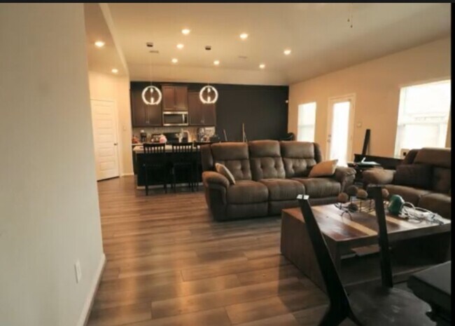 Foto del edificio - 10831 Sugar Pne Ln