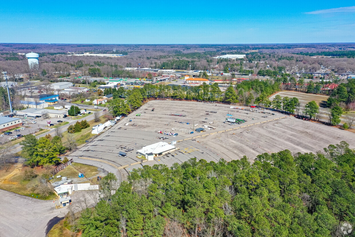 Building Photo - Lambert Landing I