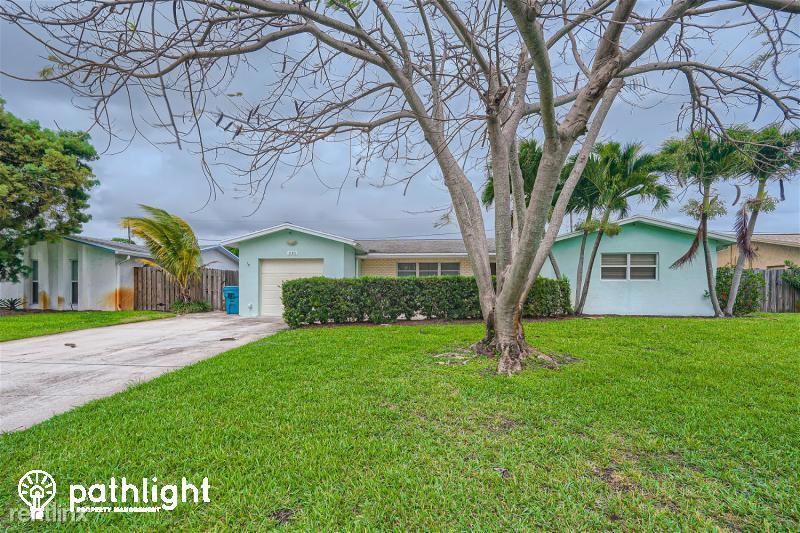 Primary Photo - 3 br, 2 bath House - 1185 SW 28th Ave UNIT