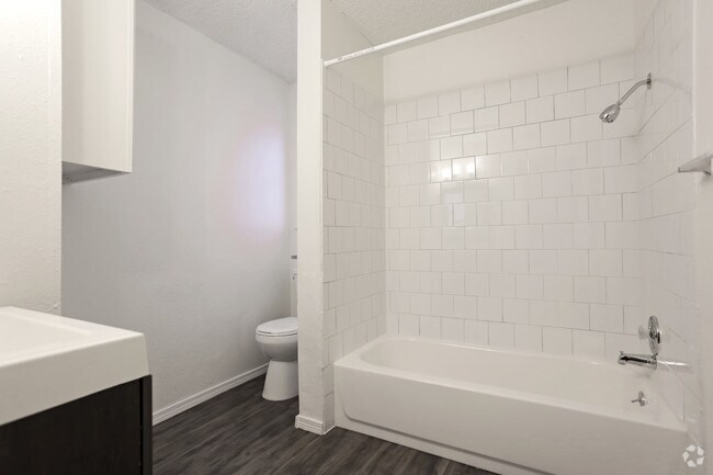 2HAB, 1BA - 775 ft² - Oaks on Bandera