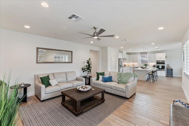 Building Photo - 58179 Aragon Way