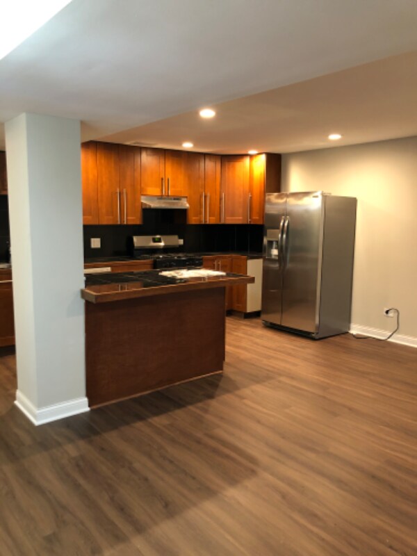 Building Photo - 5244 S King Dr