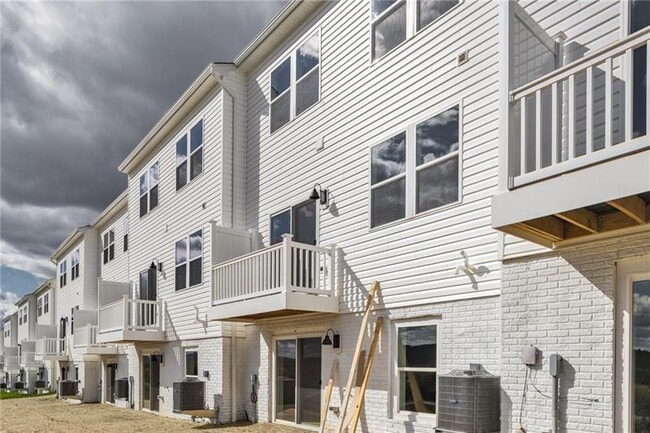 Building Photo - 130 Scotland Ln