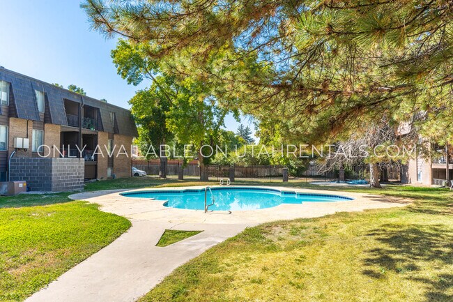 Foto del edificio - 4896 S Highland Cir