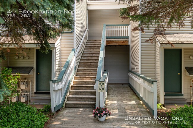 Building Photo - Beautiful Water View 2 Bedroom Condo