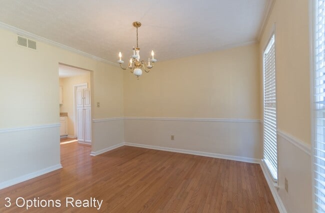 Building Photo - 3 br, 2.5 bath House - 400 Barrington Dr E