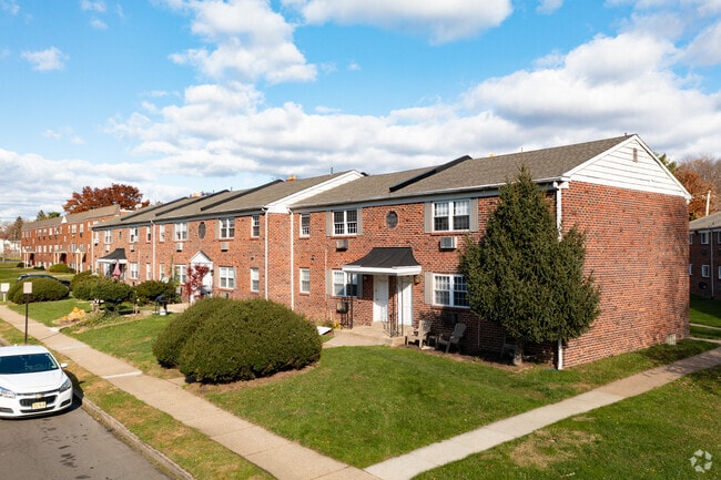 Building Photo - Morrisville Meadows