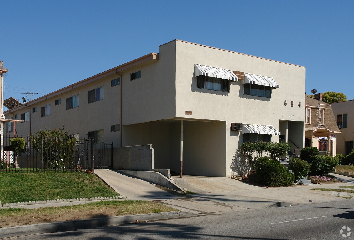 Primary Photo - 654 N Normandie