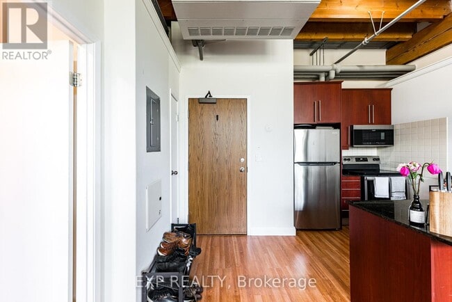 Building Photo - 543 Timothy St