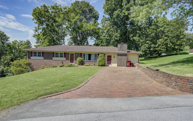 Building Photo - 223 Sequoyah Dr