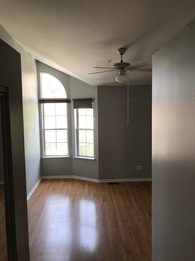 Foto del edificio - 5041 Warren St