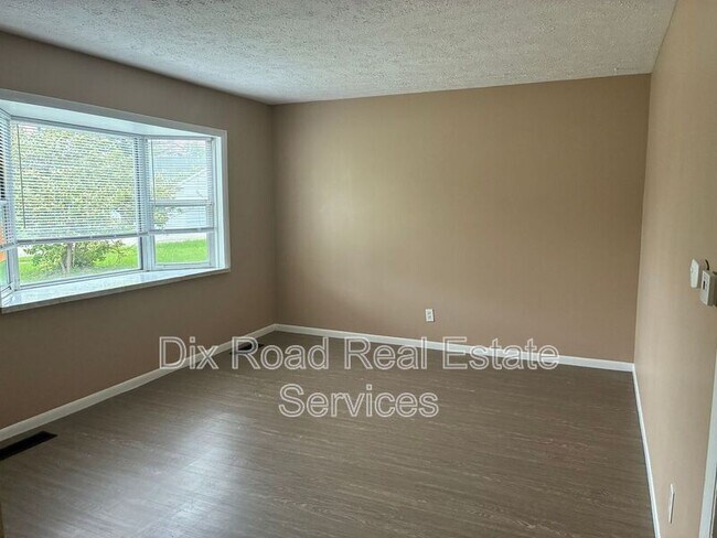 Building Photo - 5030 Quincy Way