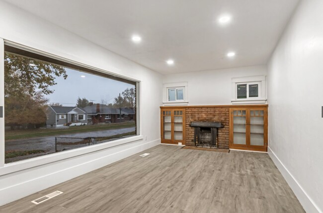 Foto del edificio - 2664 Brinker Ave