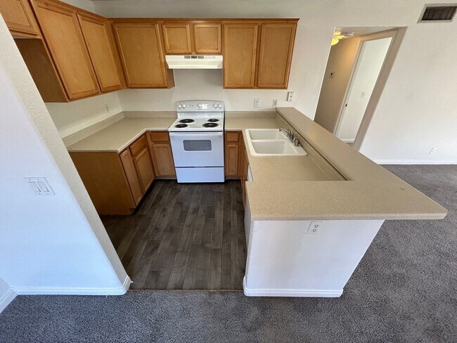 Foto del edificio - CHARMING EAST LAS VEGAS HOME W/ 2 BD 2 BR IN 2ND STORY CONDO