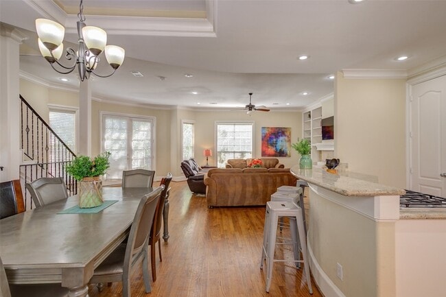 Photo - 105 Detering St House