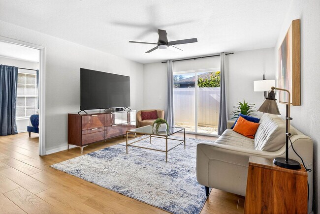 Foto del edificio - 310 W Warren Ave