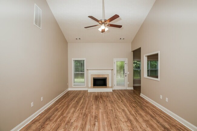 Foto del edificio - 134 Westridge Cir