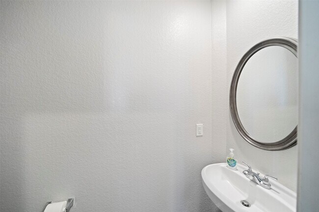 Foto del edificio - 6161 White Oak Leaf Lp