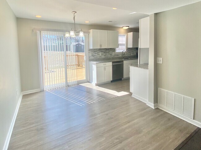 Building Photo - 102 Petworth Dr