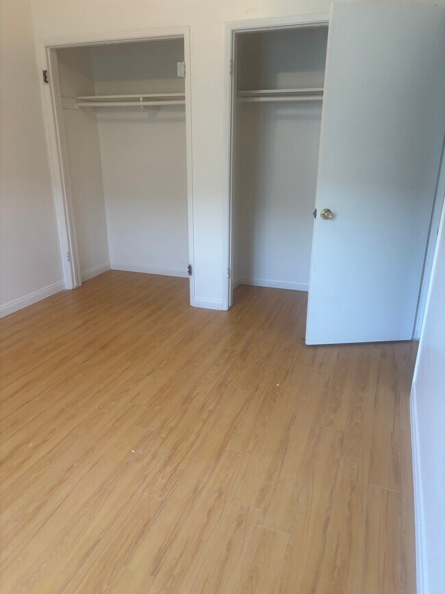 Dormitorio 2 - 24619 1/2 Pennsylvania Ave