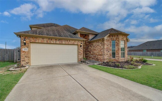 Building Photo - 3511 Christopher Dr