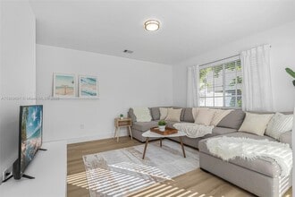 Building Photo - 2661 SW 28th Ct