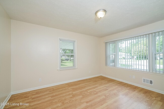 Building Photo - 2224 Peaslee Rd