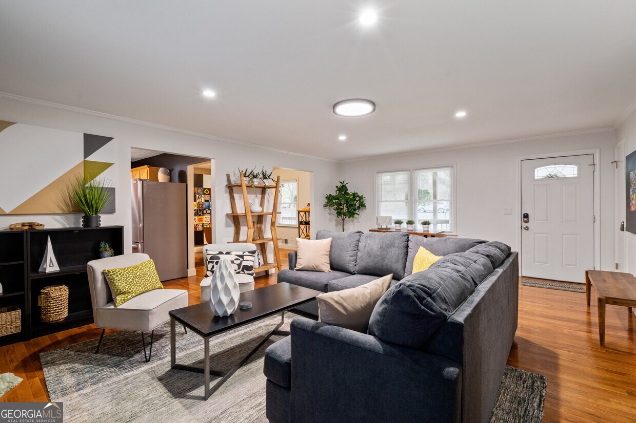 Primary Photo - 306 Jason Ct