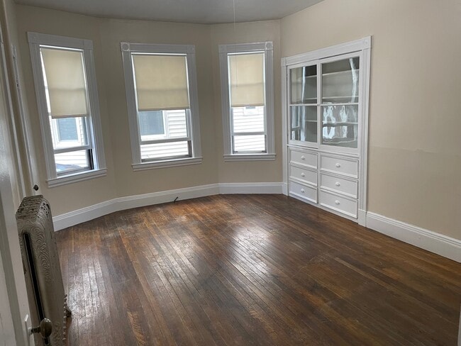 Building Photo - 78 Aldie St