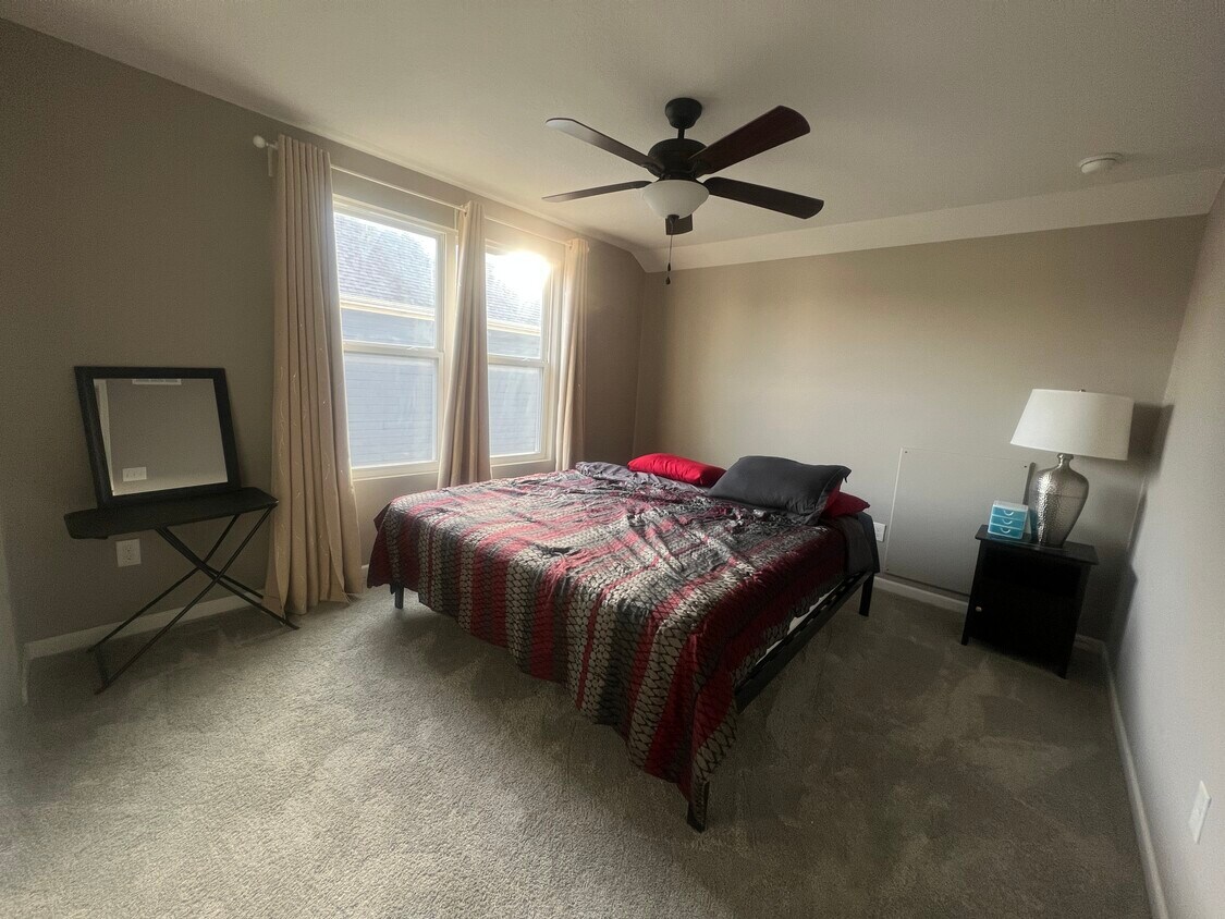 Foto del edificio - 6711 Rocky Ridge Dr