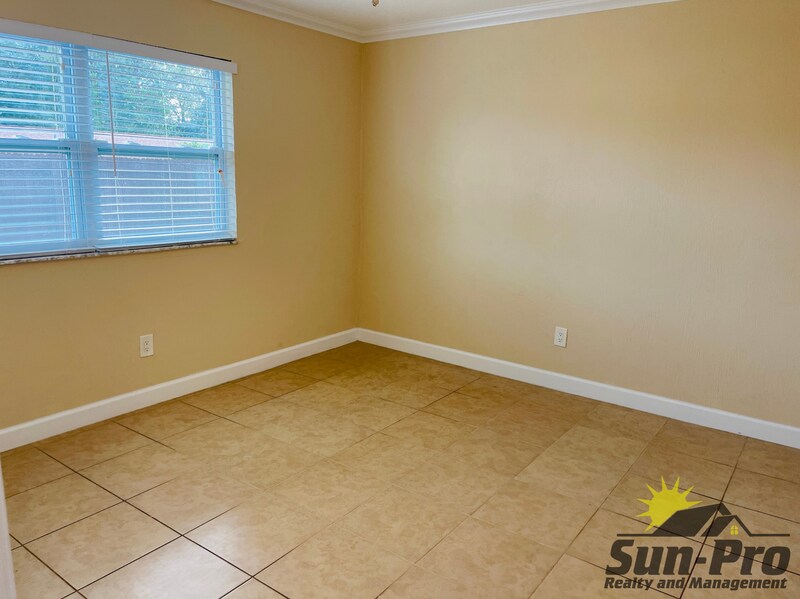 Foto principal - 528 Taylor Rd