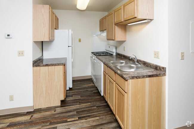 1BR, 1BA - 470SF - Civic Square Apartments