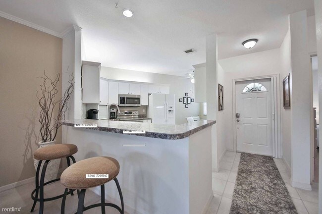 Foto del edificio - 19507 Stevens Creek Blvd