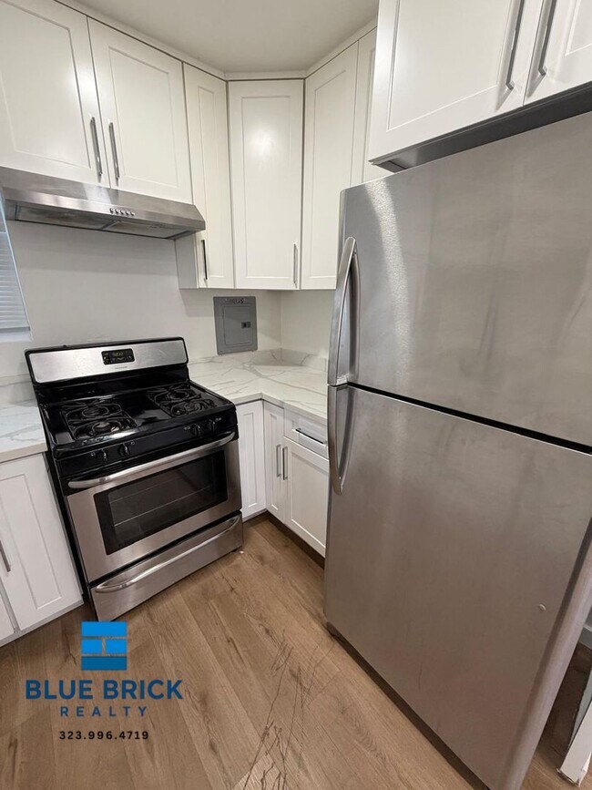 Foto del edificio - 5739 Halbrent Ave