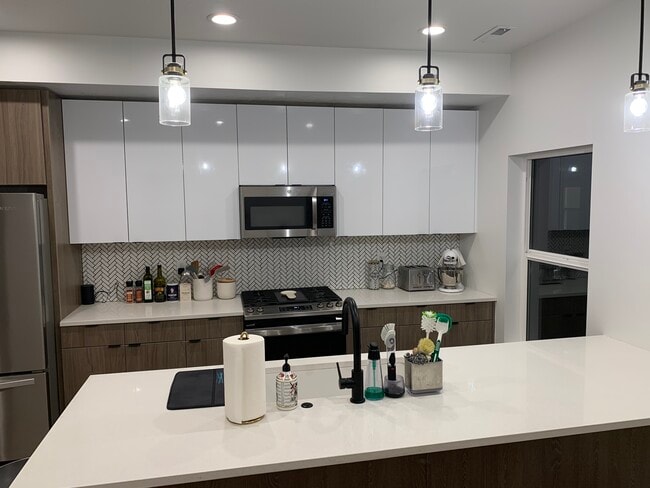 Foto del edificio - 620 N Orchard Dr
