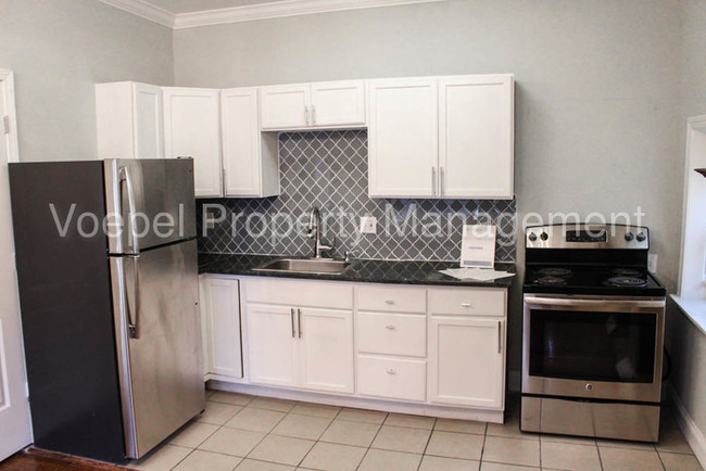 Building Photo - 1117 W 41st Ter