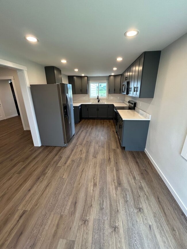 Building Photo - Fully Remodeled Five Bedroom House for Rent!