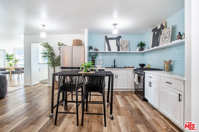 Foto del edificio - 9950 Durant Dr