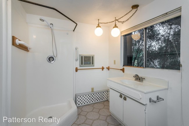 Building Photo - 1 br, 1 bath House - 7210 Valle Ave.