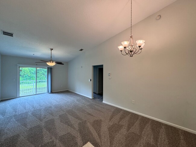 Building Photo - 6985 Ortega Woods Dr