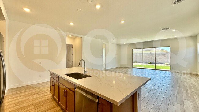 Building Photo - 21427 W Meadowbrook Ave