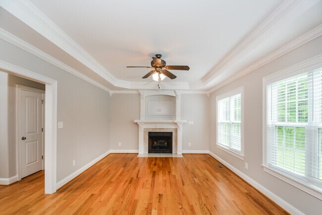 Foto del edificio - 684 Winding Oak Way