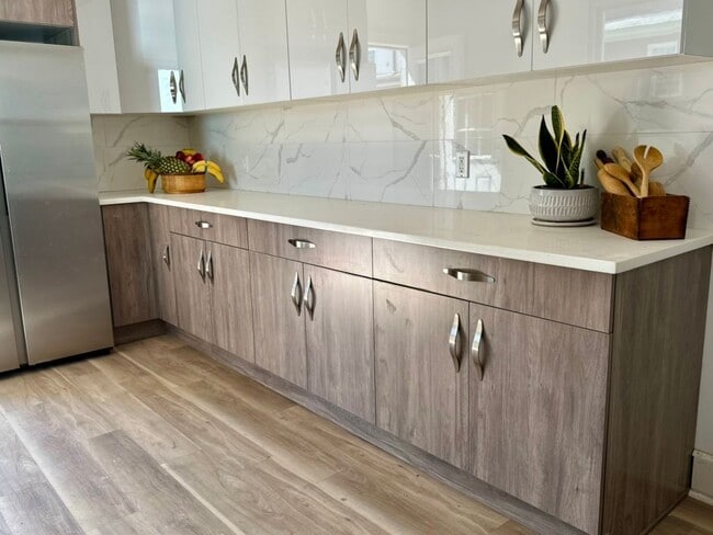 Building Photo - 328 High St