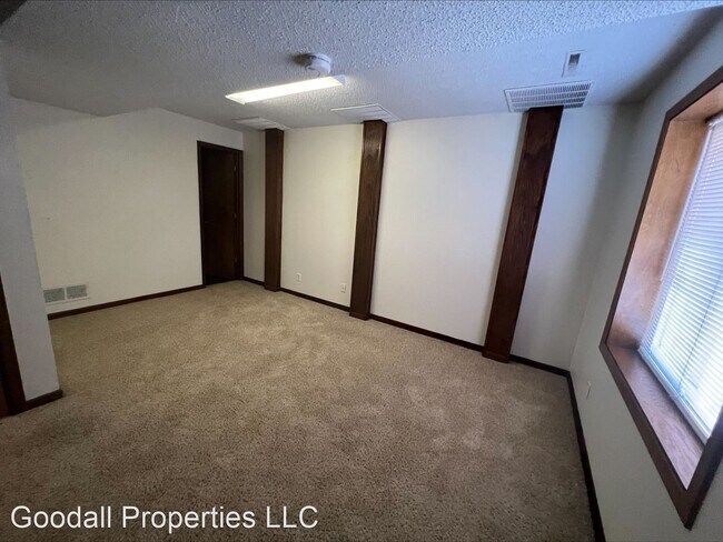 Foto del edificio - 3 br, 2 bath House - 10390 Clark Street